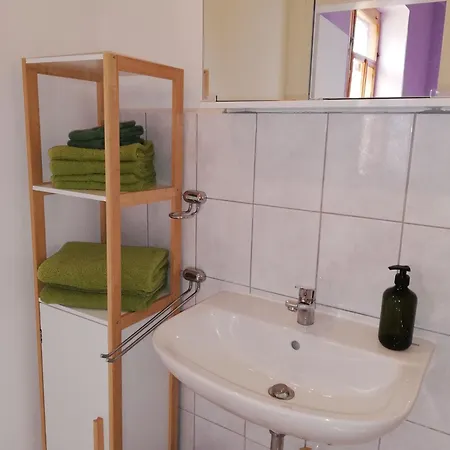 Schloss Ruhethal 3* Mugeln